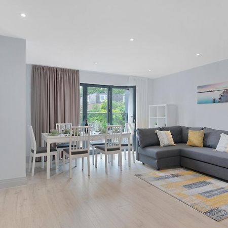 Spacious, 3 Bedroom, 2 Bathroom, Surbiton Exteriör bild