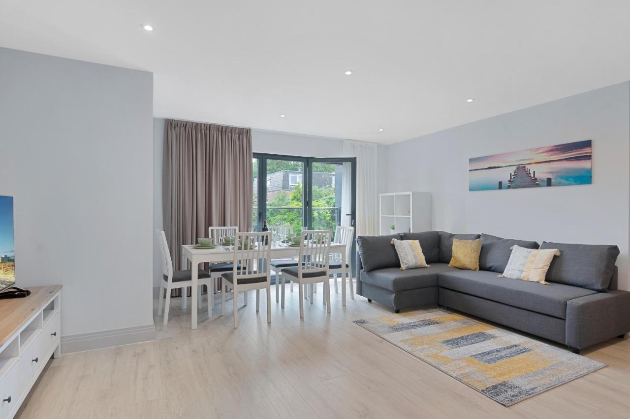 Spacious, 3 Bedroom, 2 Bathroom, Surbiton Exteriör bild