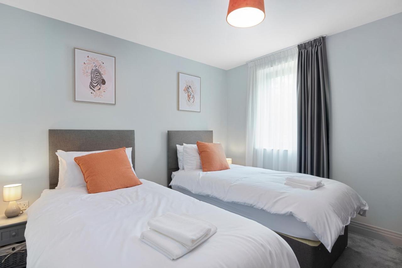 Spacious, 3 Bedroom, 2 Bathroom, Surbiton Exteriör bild