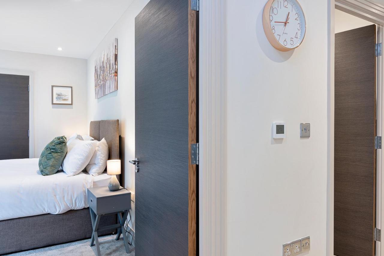 Spacious, 3 Bedroom, 2 Bathroom, Surbiton Exteriör bild